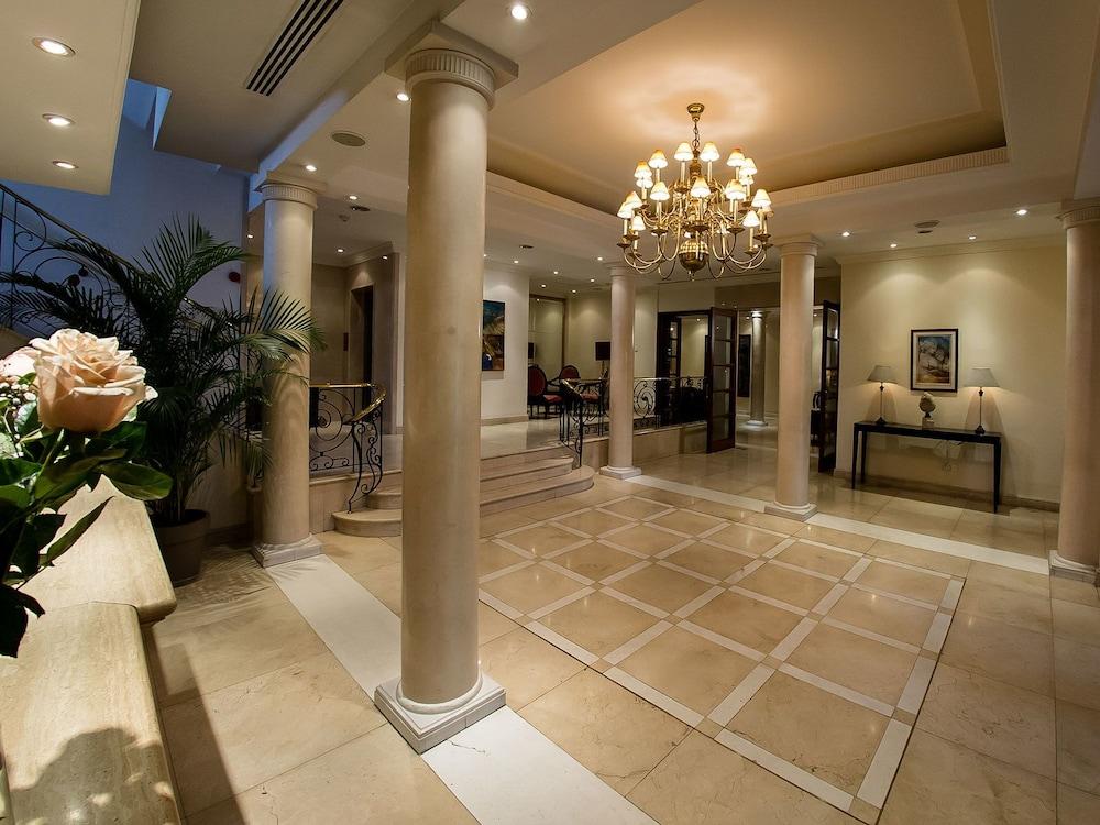 Curium Palace Hotel Limassol Extérieur photo